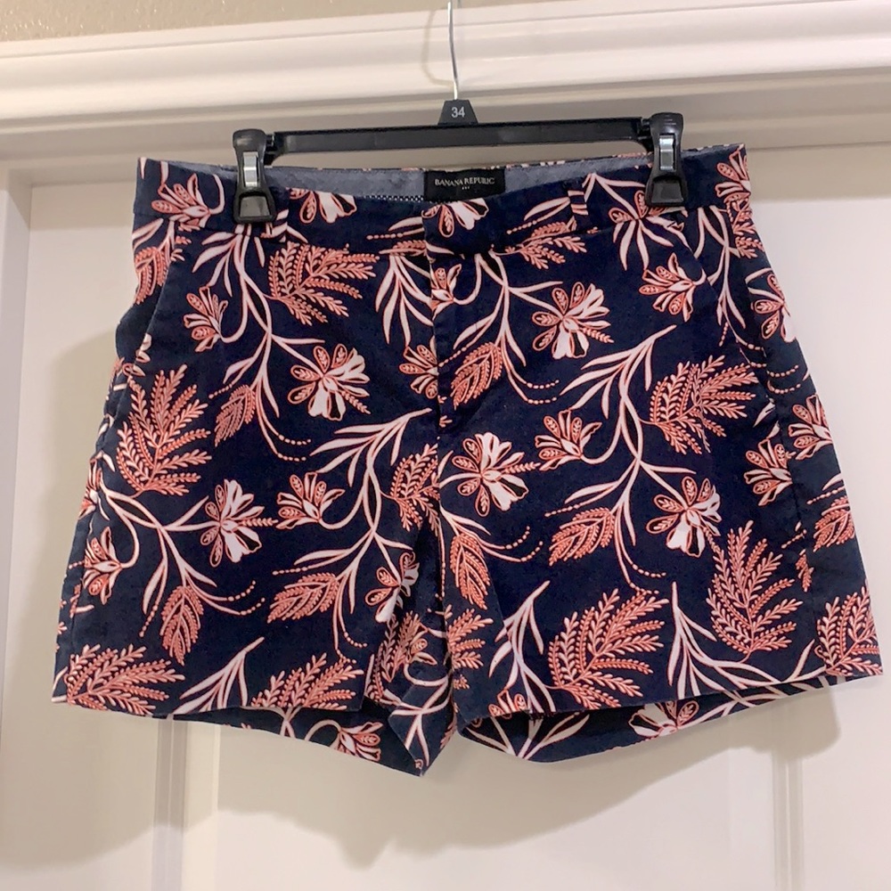 Banana Republic floral shorts size 6